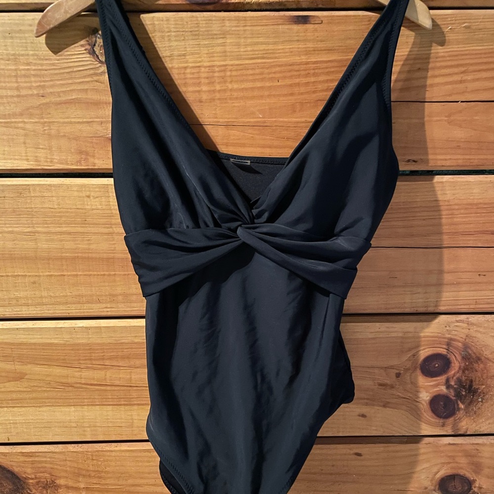 Old Navy Twist Top One Piece bathing suit